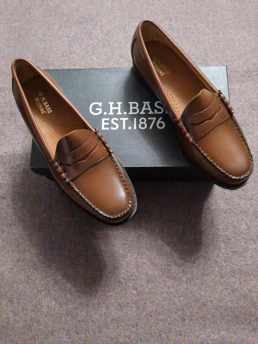 G.H. Bass Brown Leather Penny Loafers size 9