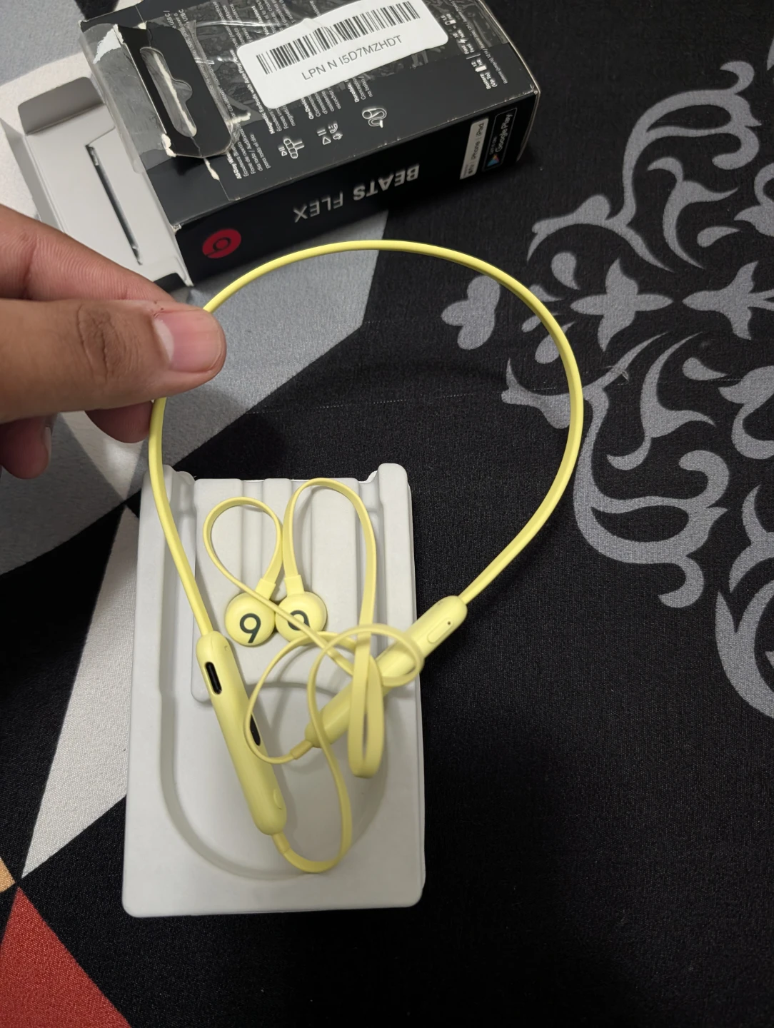 Beats Flex All-Day Wireless Earphones (Yellow) - photo 2