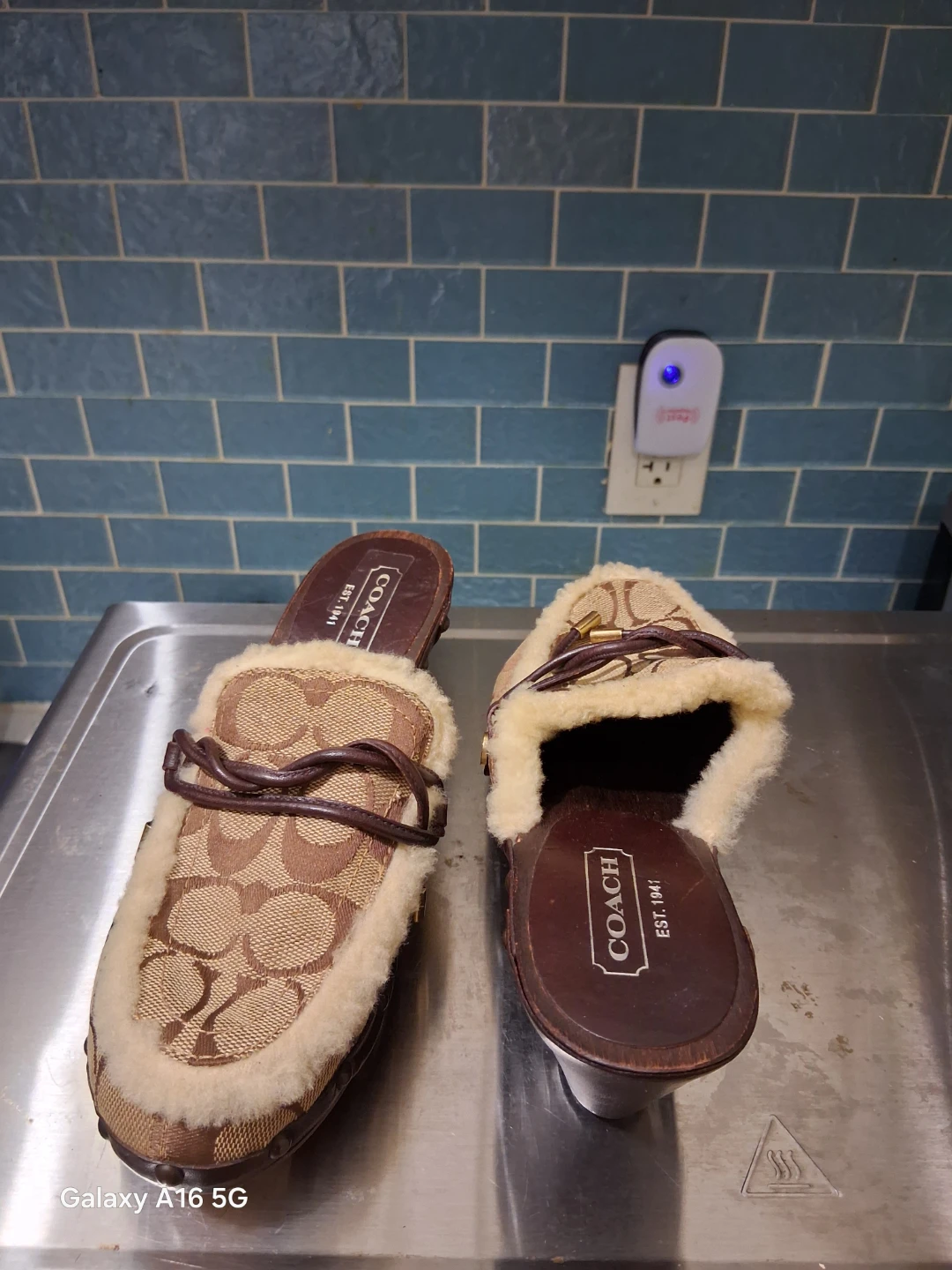 Coach Clog Mules Tan Signature Shearling Lined - photo 3