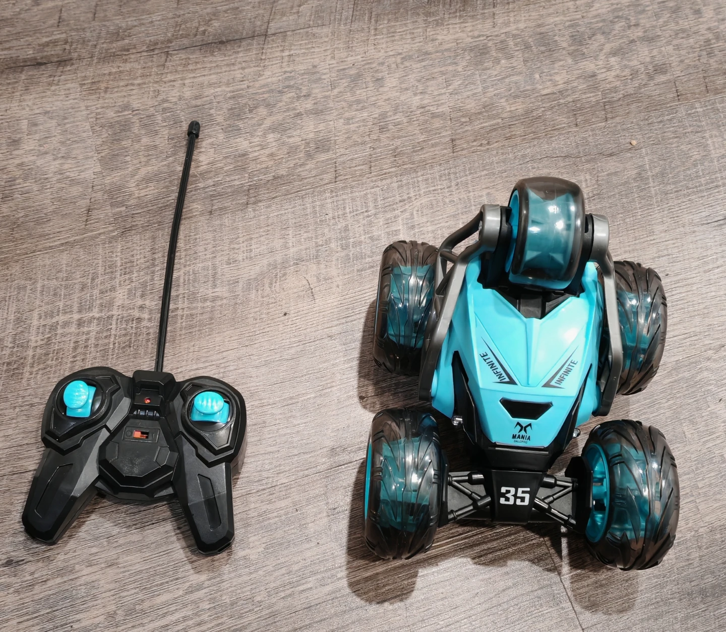 Blue Remote Control Stunt Car - photo 2
