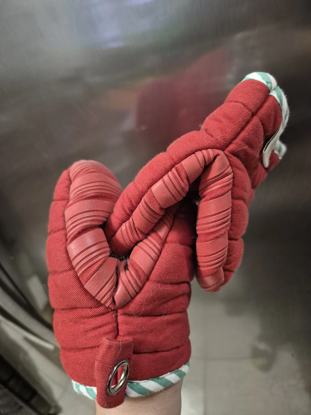 Jamie Oliver Red Oven Mitt - photo 2