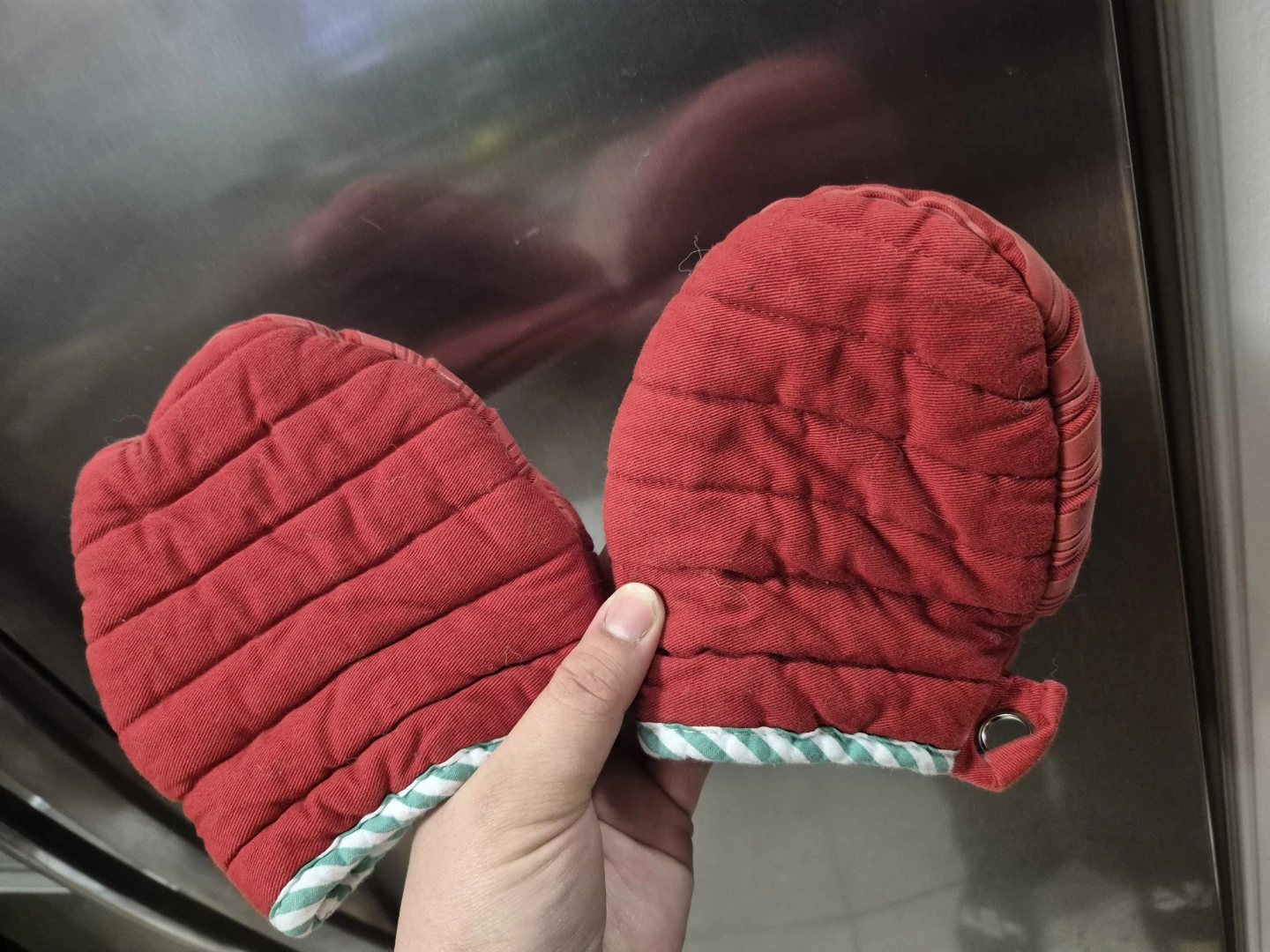 Jamie Oliver Red Oven Mitt - photo 4