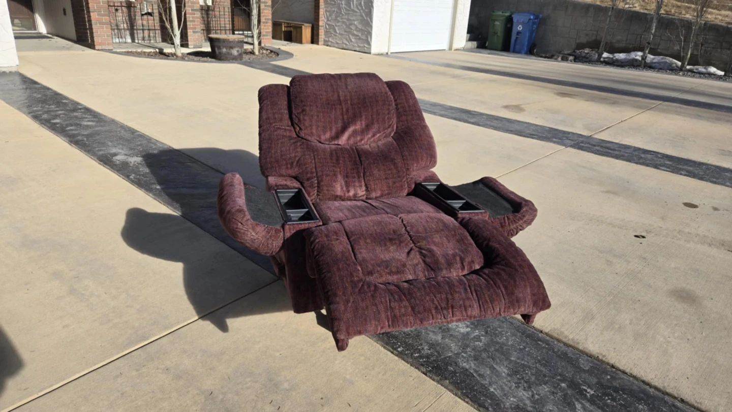 Brown Recliner Chair with Cup Holders - photo 2