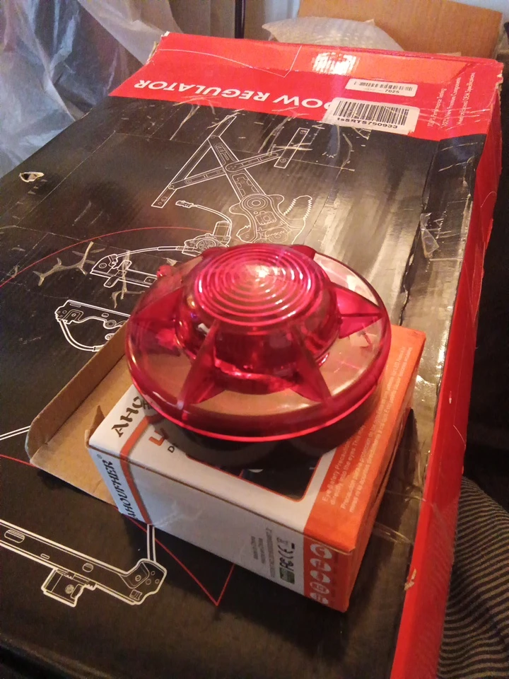 Ahoufher LED Emergency Beacon Light TYX-880 Red