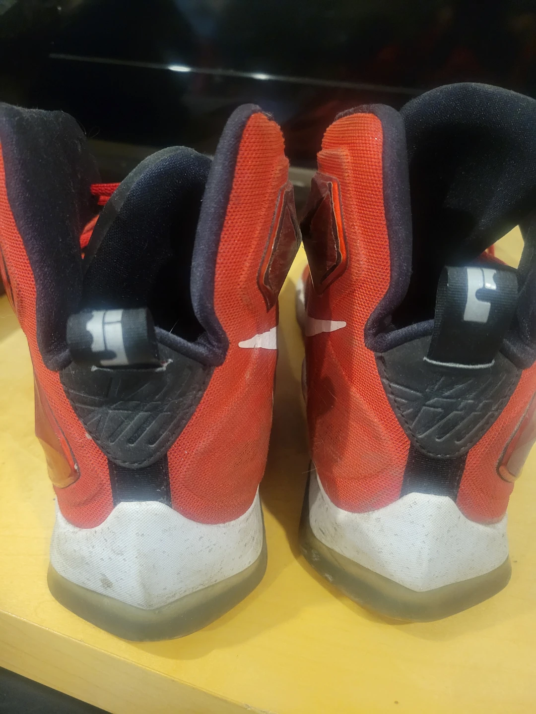 Nike Lebron XIII Red Basketball Shoes size 13 - photo 3