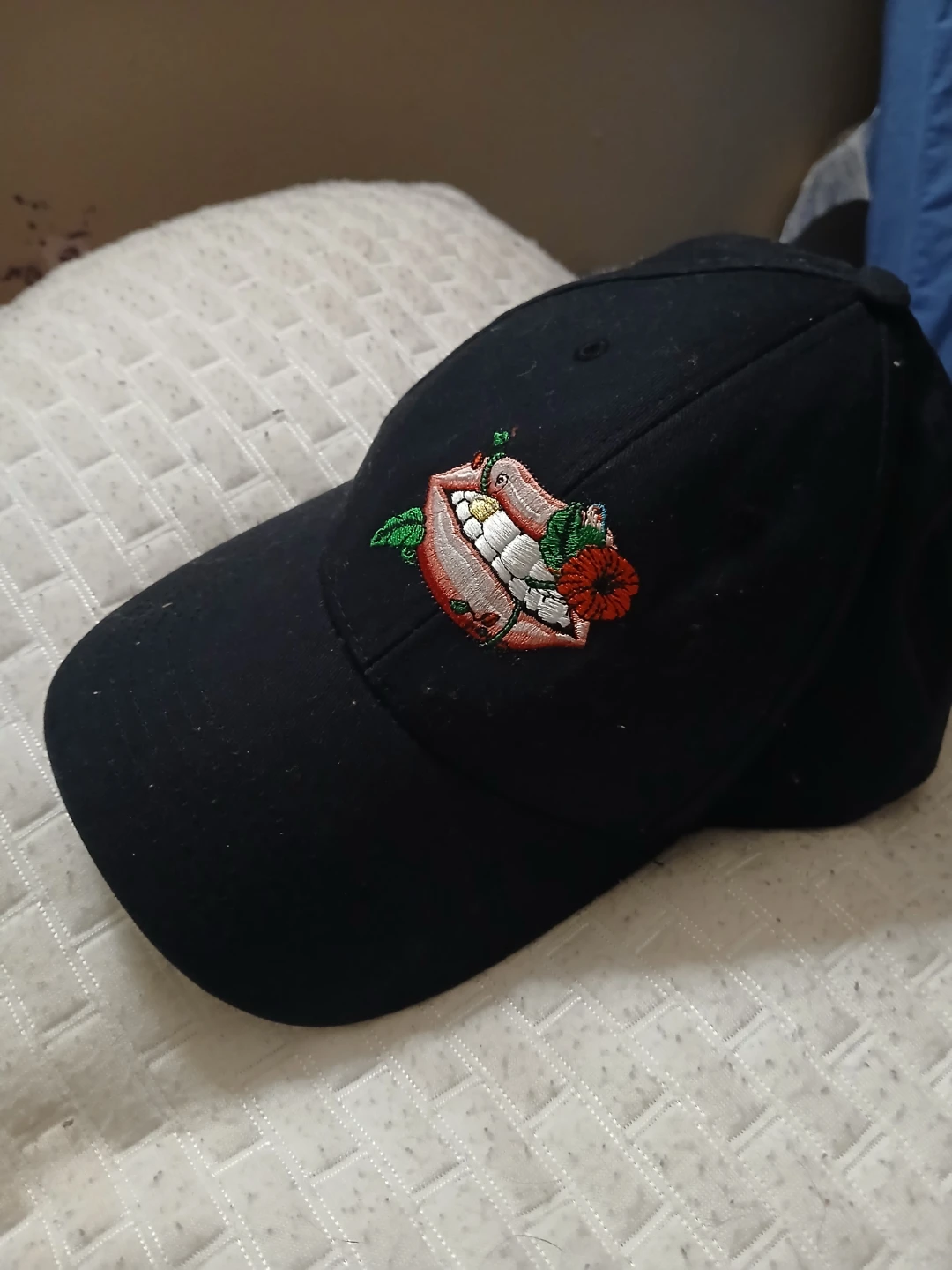 Sprayground black cap with with a embroidered l - photo 5