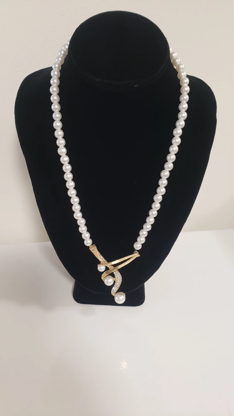 Brand new Women's Fashion Necklace Pearl