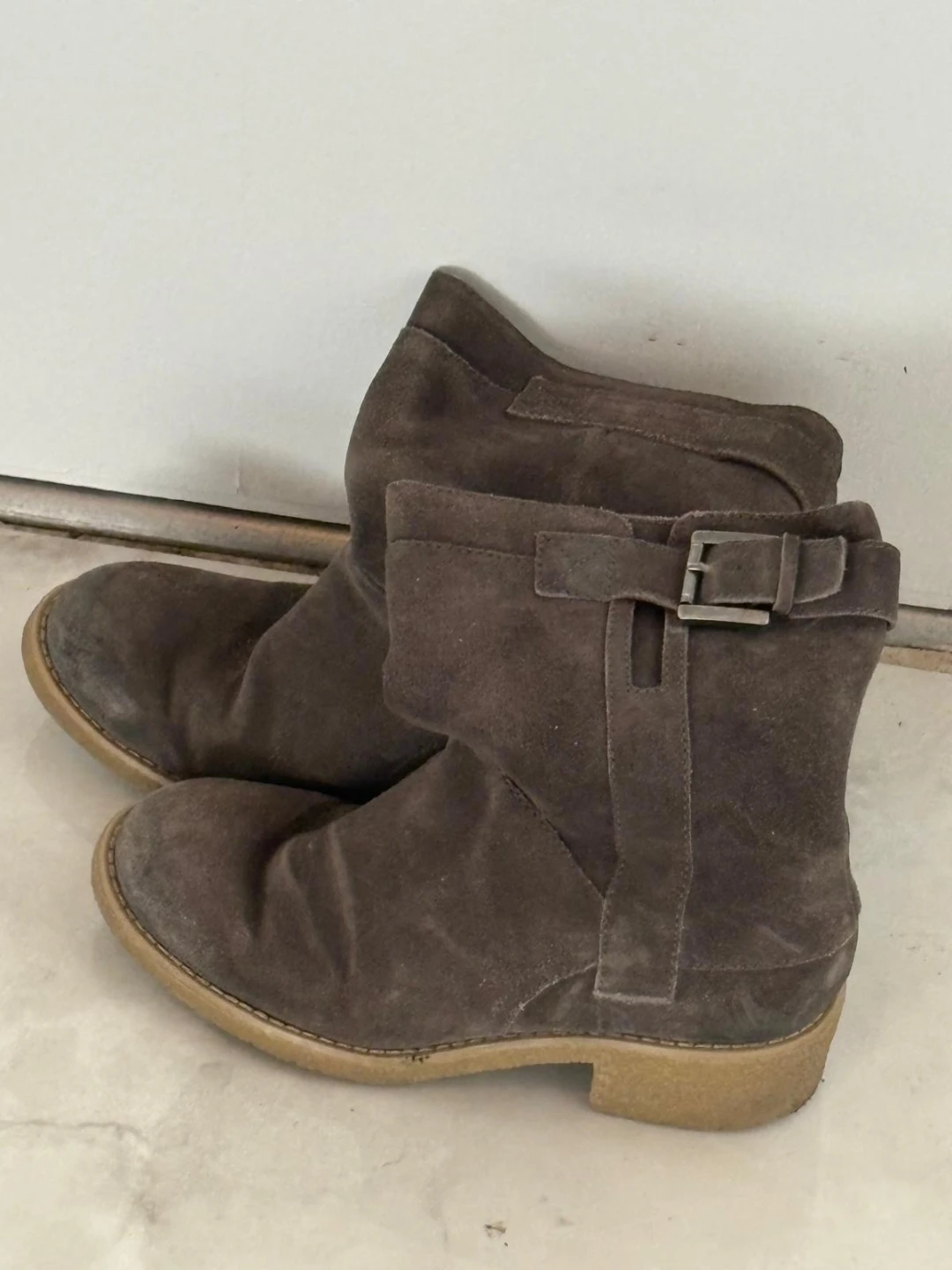 Brown Suede Boots - photo 2
