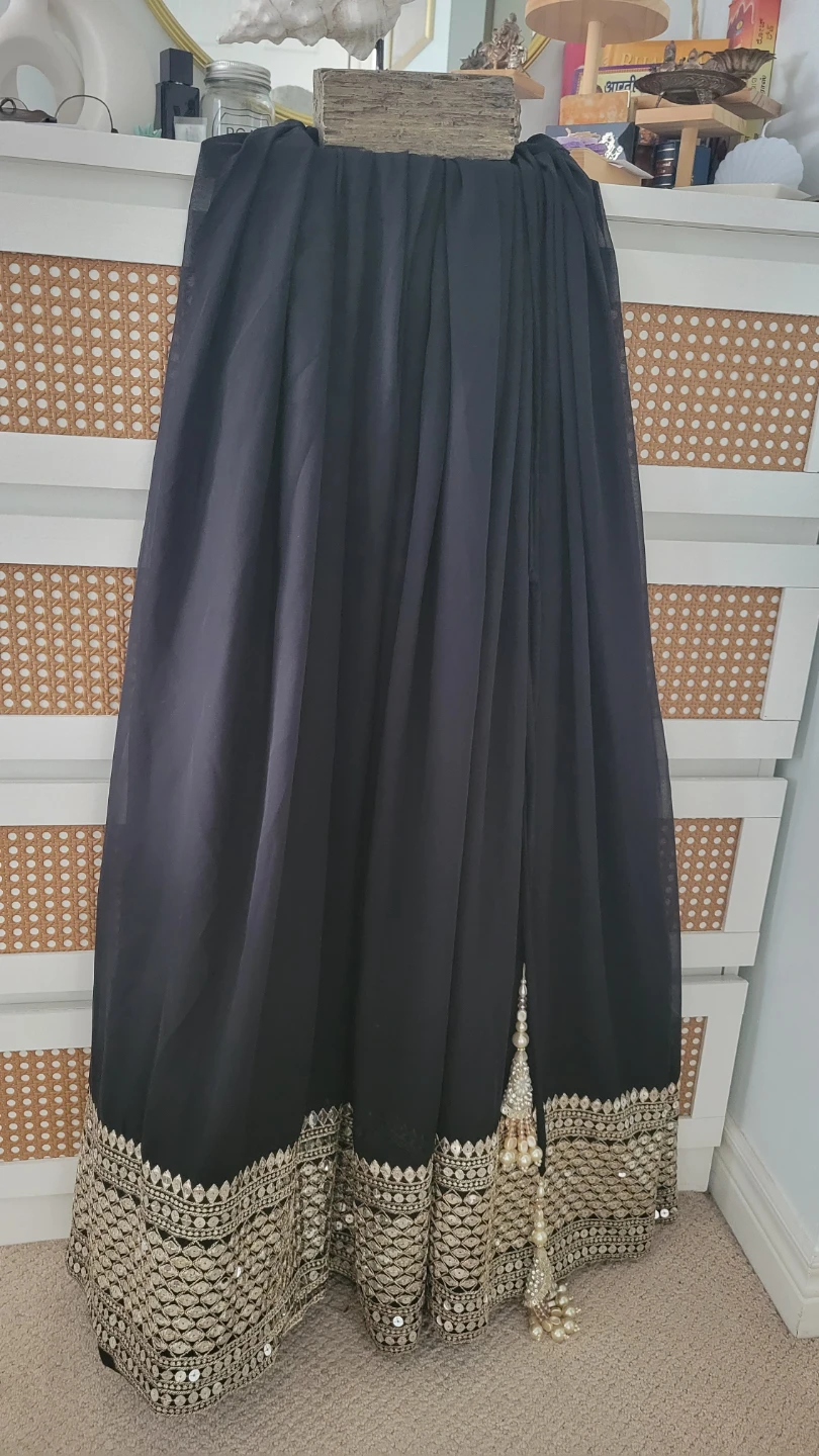 Black Embroidered Lehenga Skirt with Dupatta - photo 2