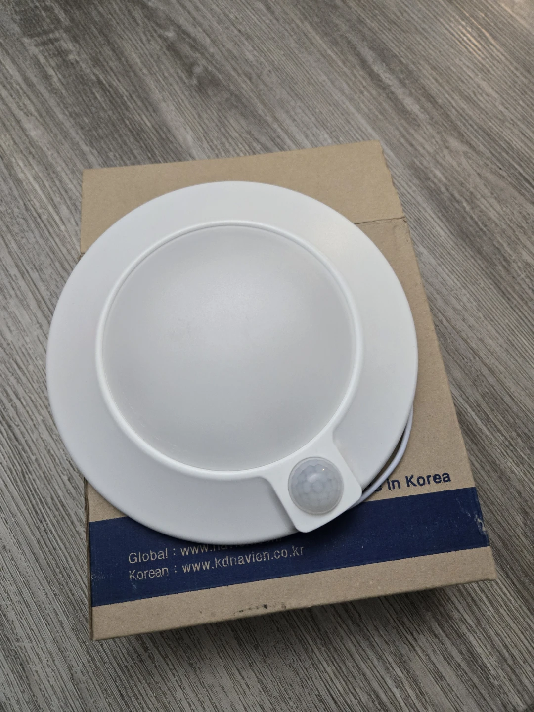 Leviton Motion Activated LED Ceiling Light - photo 2