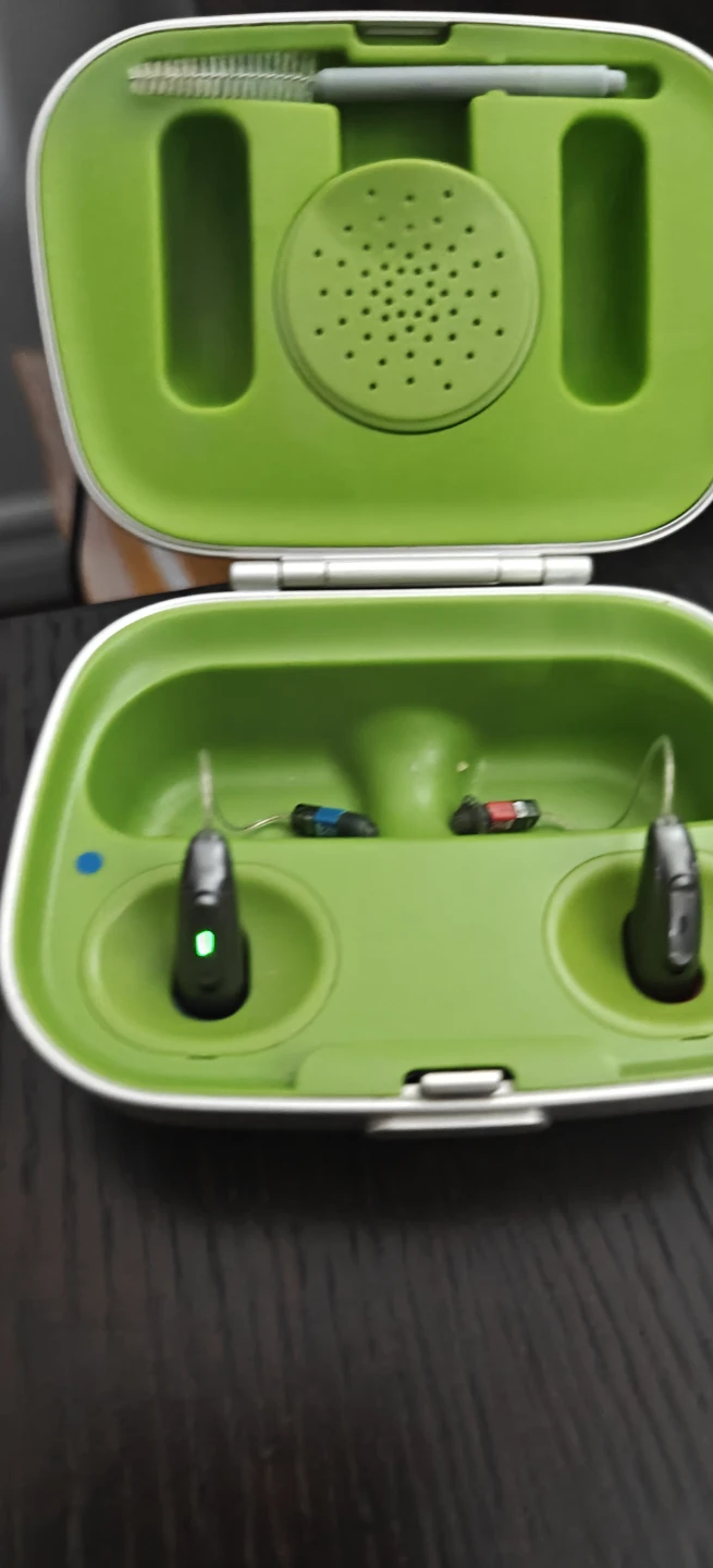 Phonak Hearing Aids with Charging Case - photo 2
