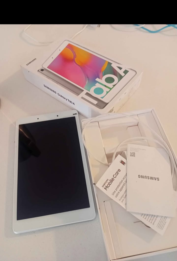 Samsung Galaxy Tab A Tablet with Original Box - photo 3