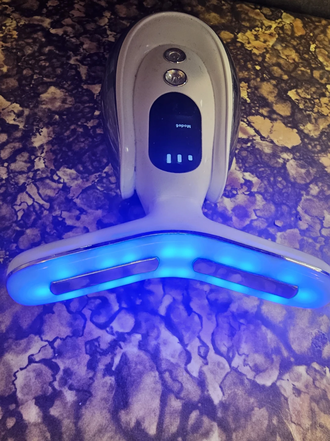 Led light massager with vibration - photo 3