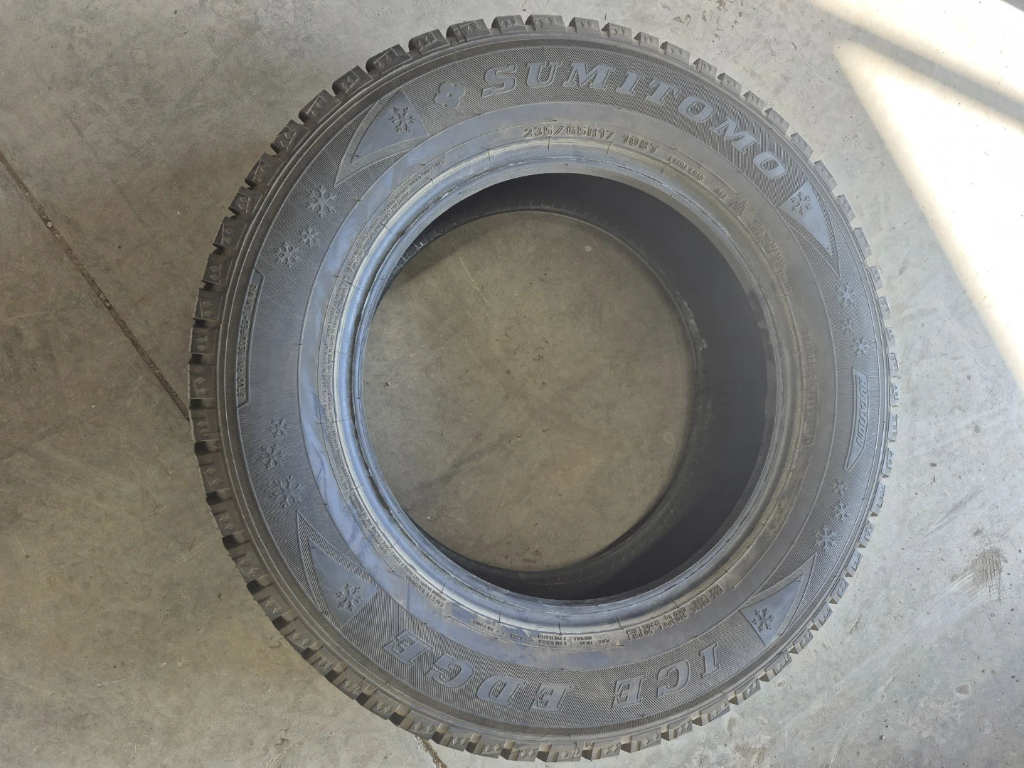 Sumitomo Ice Edge Winter Tire 235/65R17 - photo 2