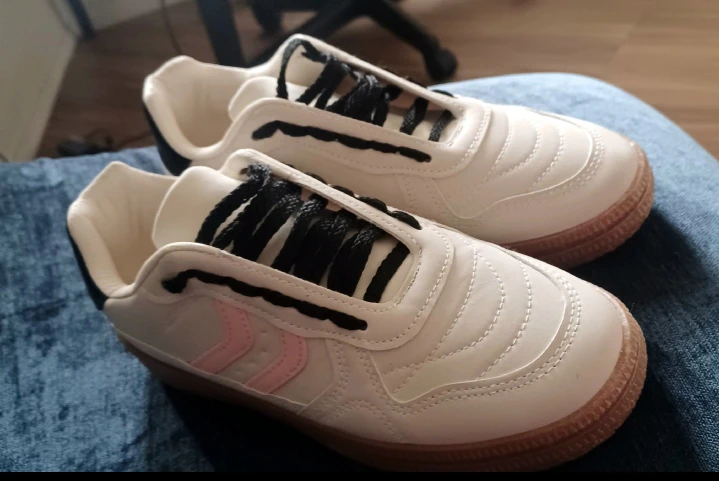 Size 8W nice sneakers. White/Pink/Black - photo 3