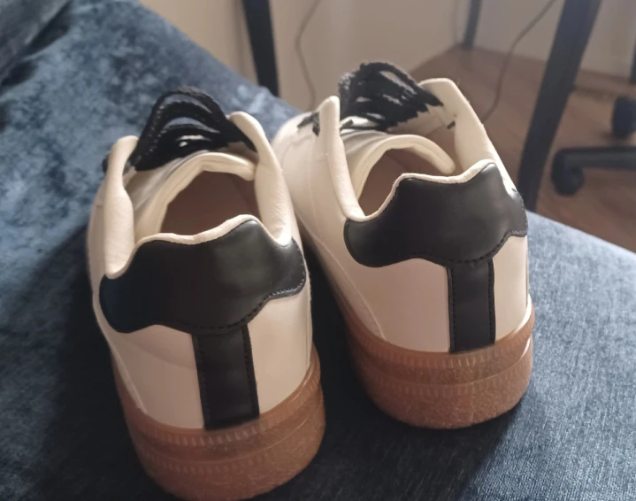 Size 8W nice sneakers. White/Pink/Black - photo 4