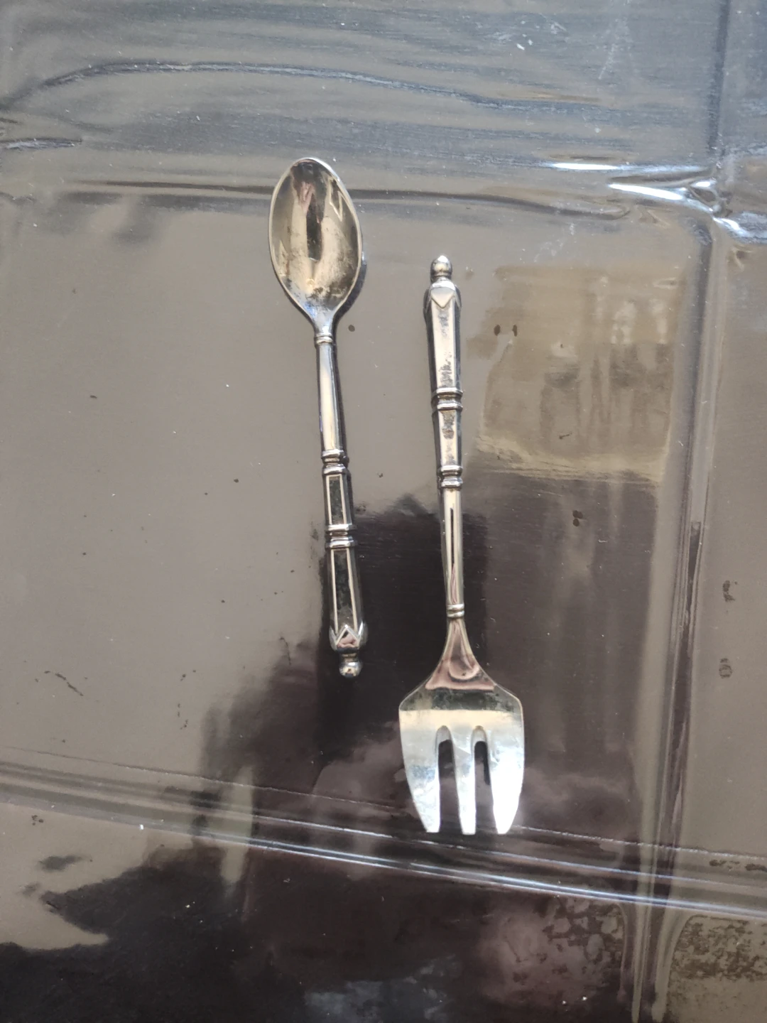 Silver and Gold Tone Cutlery Set - photo 3