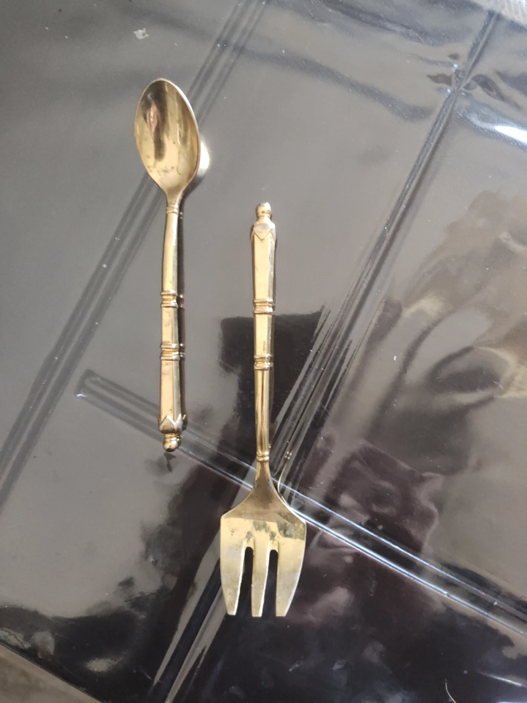 Silver and Gold Tone Cutlery Set - photo 4