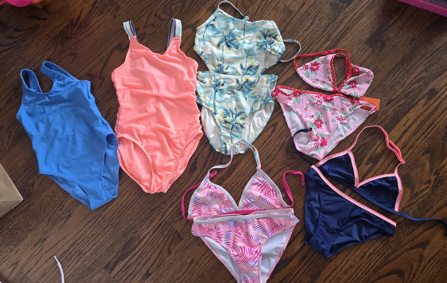 Bundle of 6 girls swim suits 8Y