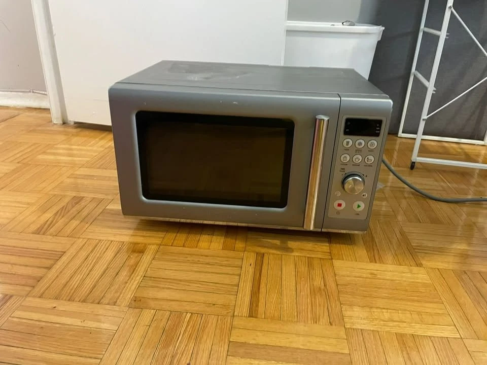 Breville Compact Wave Soft Close Microwave Oven