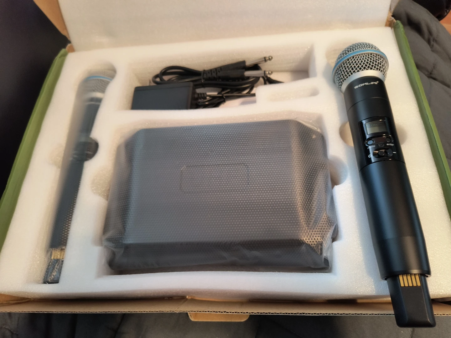 Brand new Shure GLD58 Wireless Microphone System - photo 2