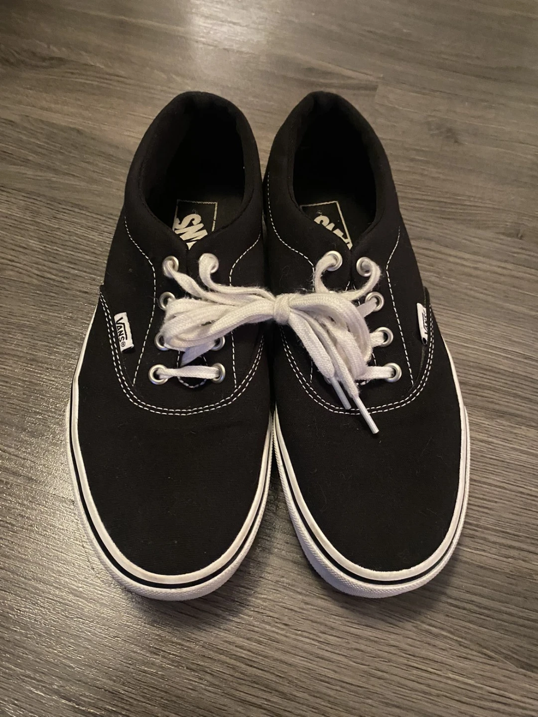 Vans Doheny - Size 8 (Black/White) – Like New!