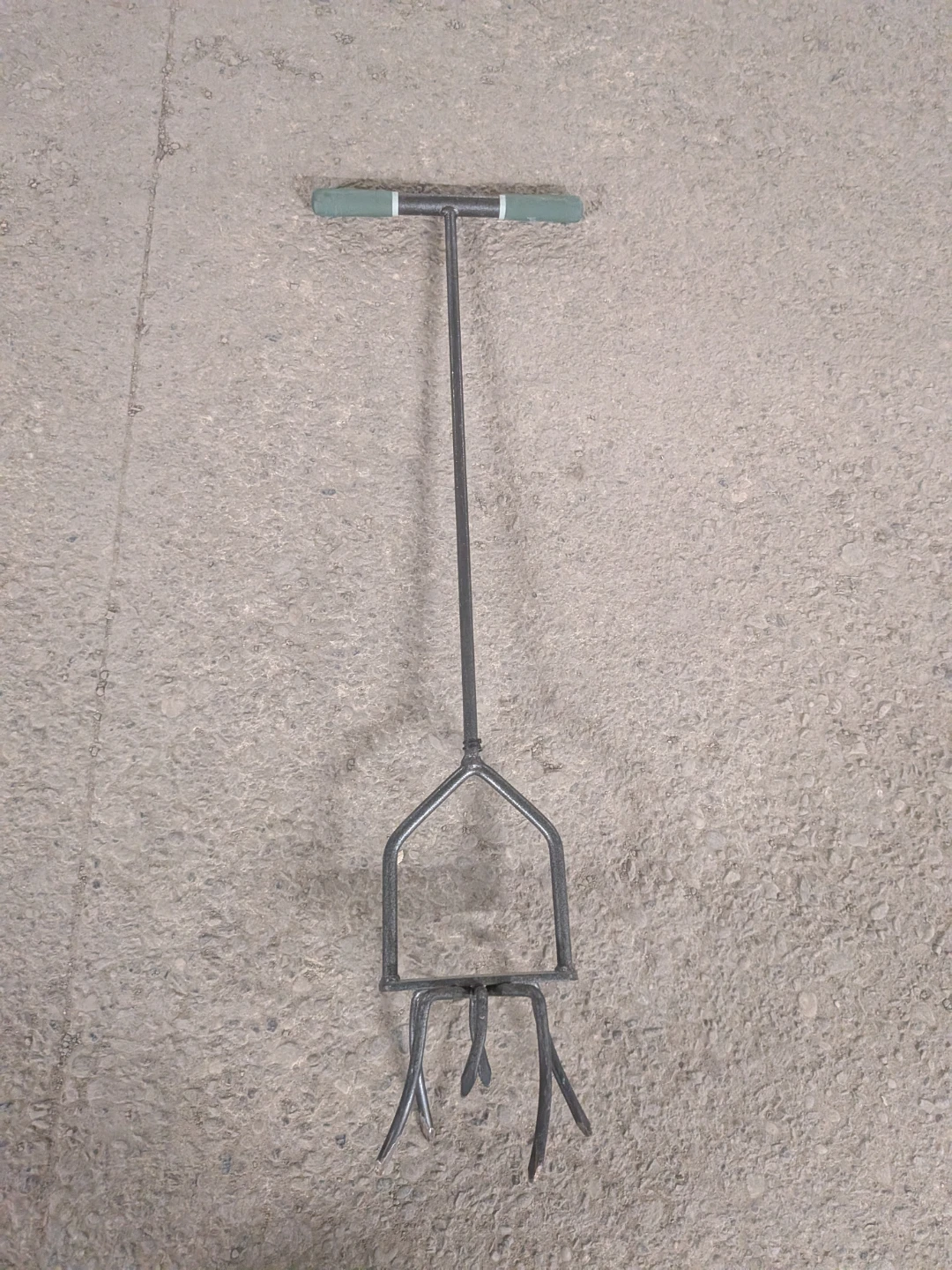 Yard Butler Lawn Aerator Tool