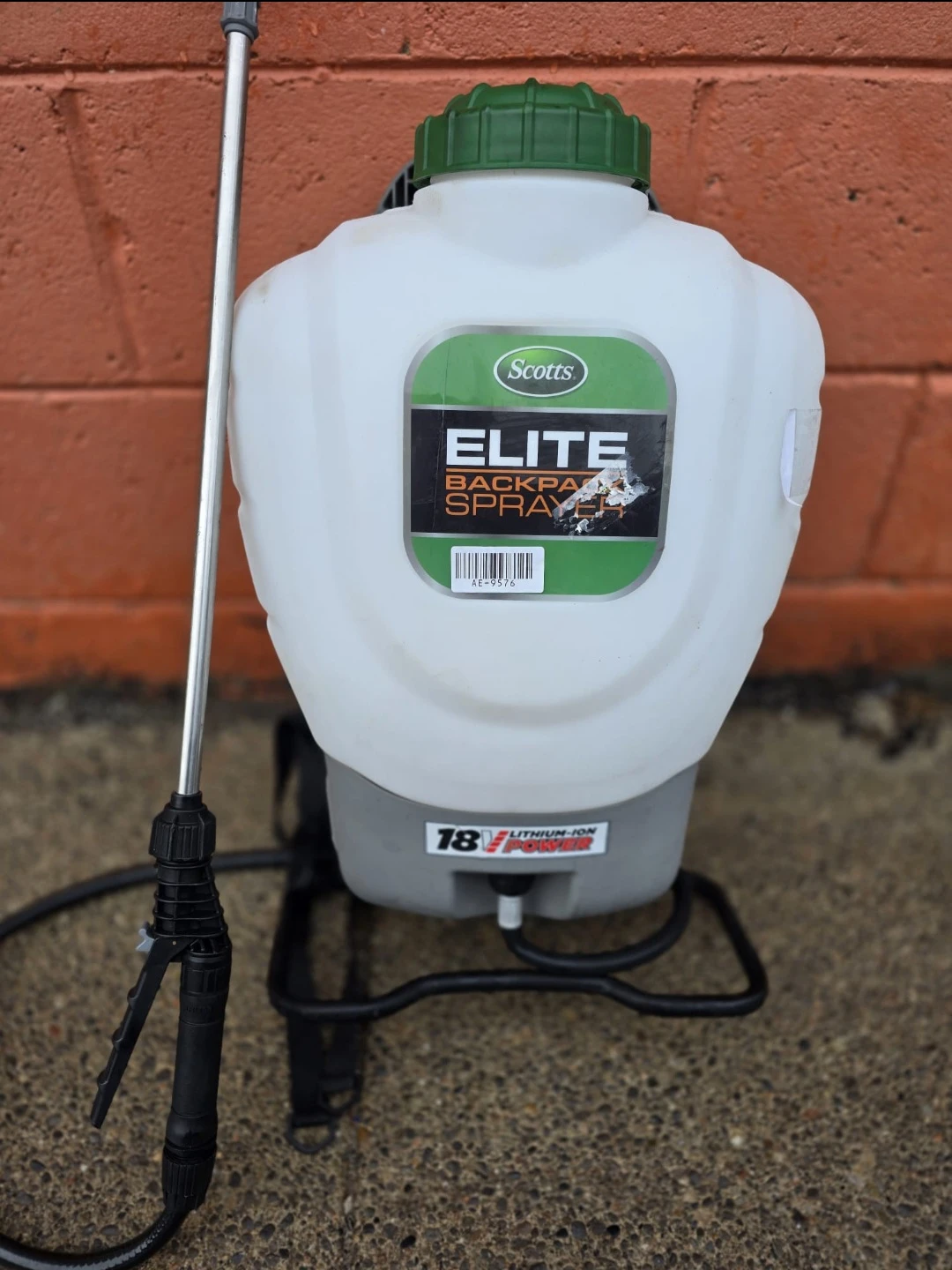 Scotts Elite Backpack Sprayer 18V Lithium-Ion Power
