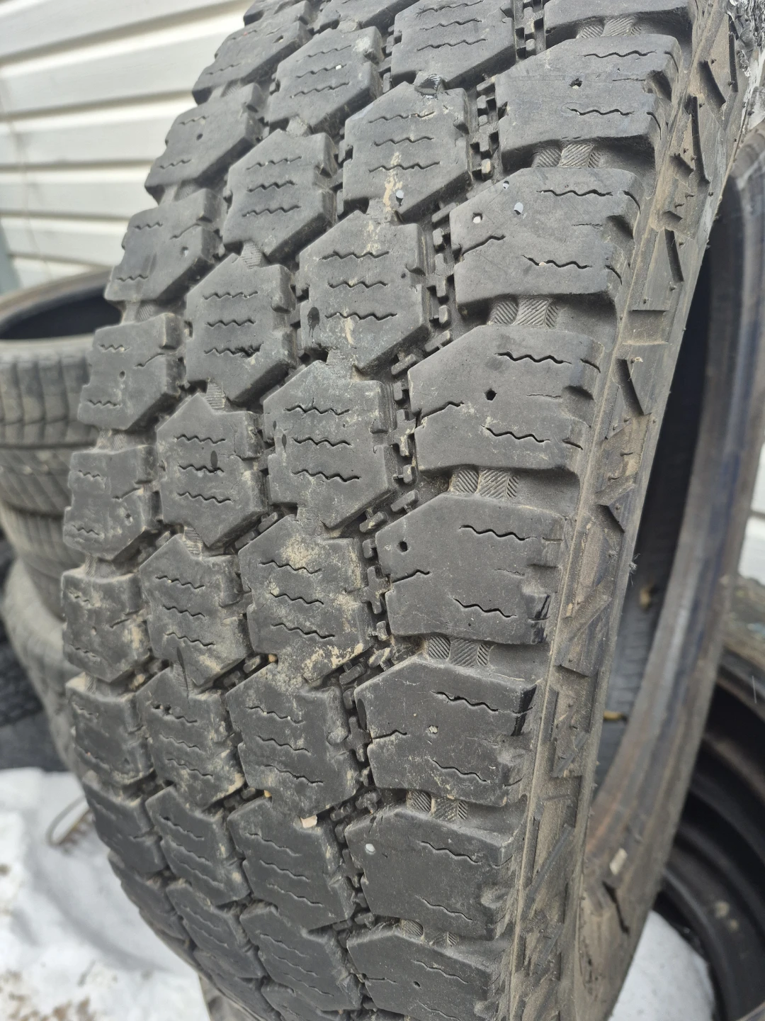 225/70R19.5 six All-Season Tire - photo 2