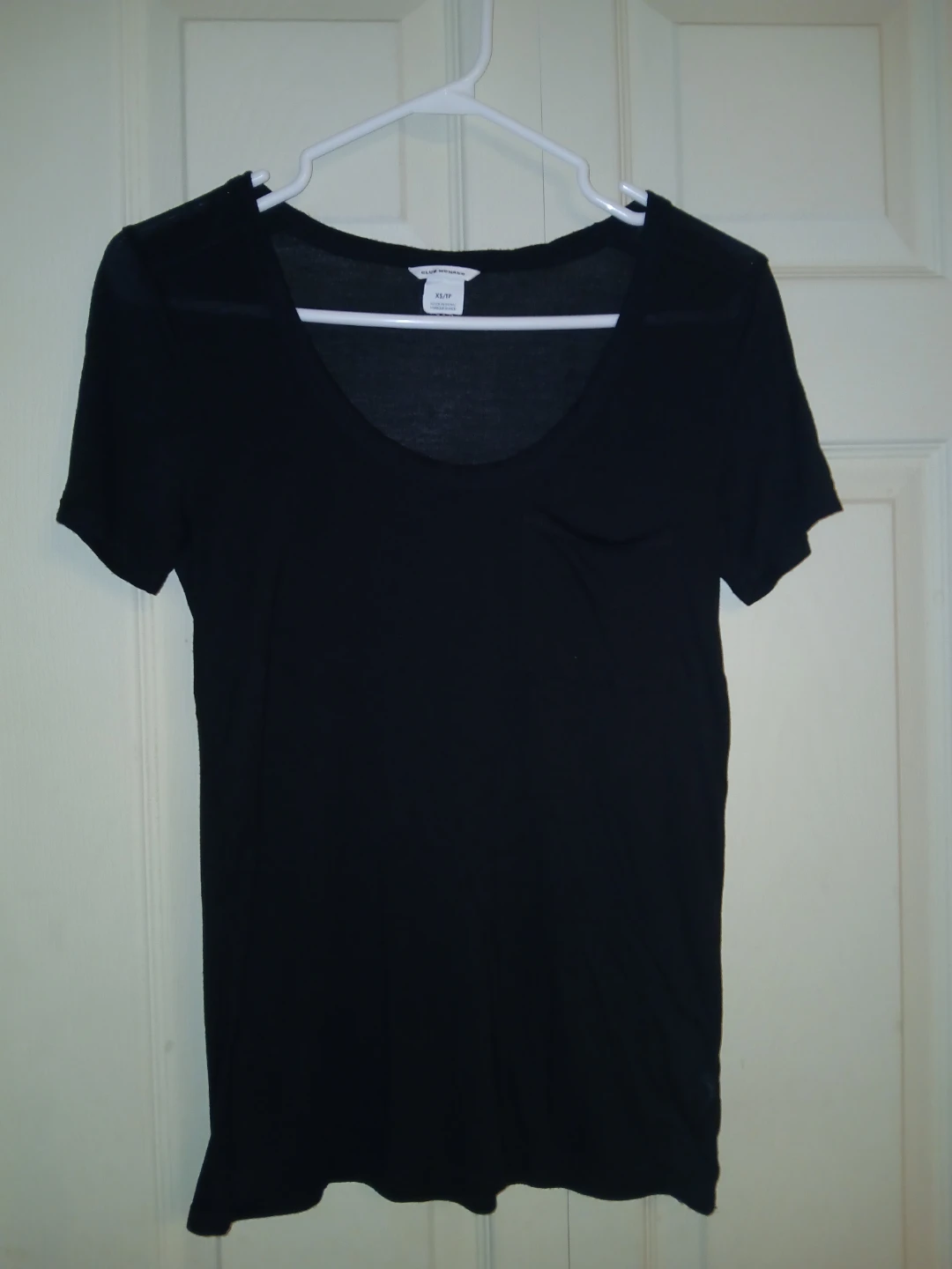 CLUB MONACO black t shirt, size extra small (XS) - photo 3