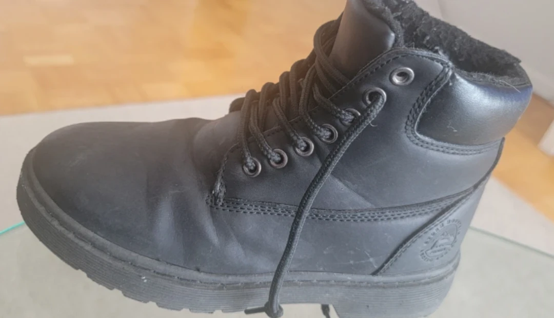 Black Lace-Up Boots kids size 1 - photo 2
