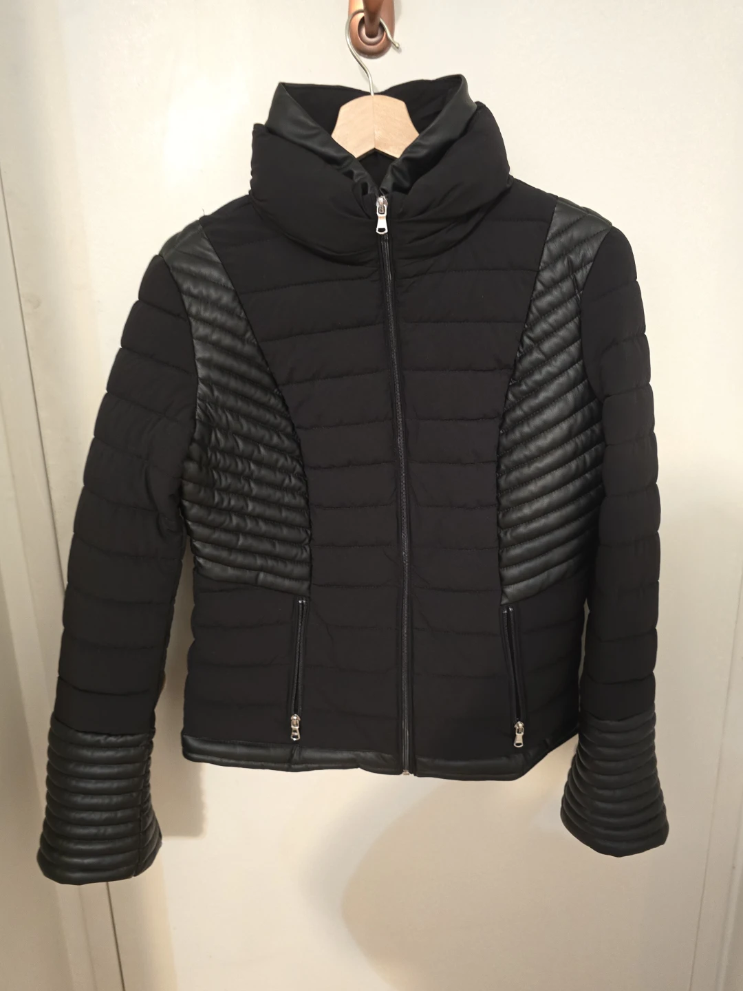 GUESS Black Puffer Jacket with Faux Leather Accents NEW SIZE M