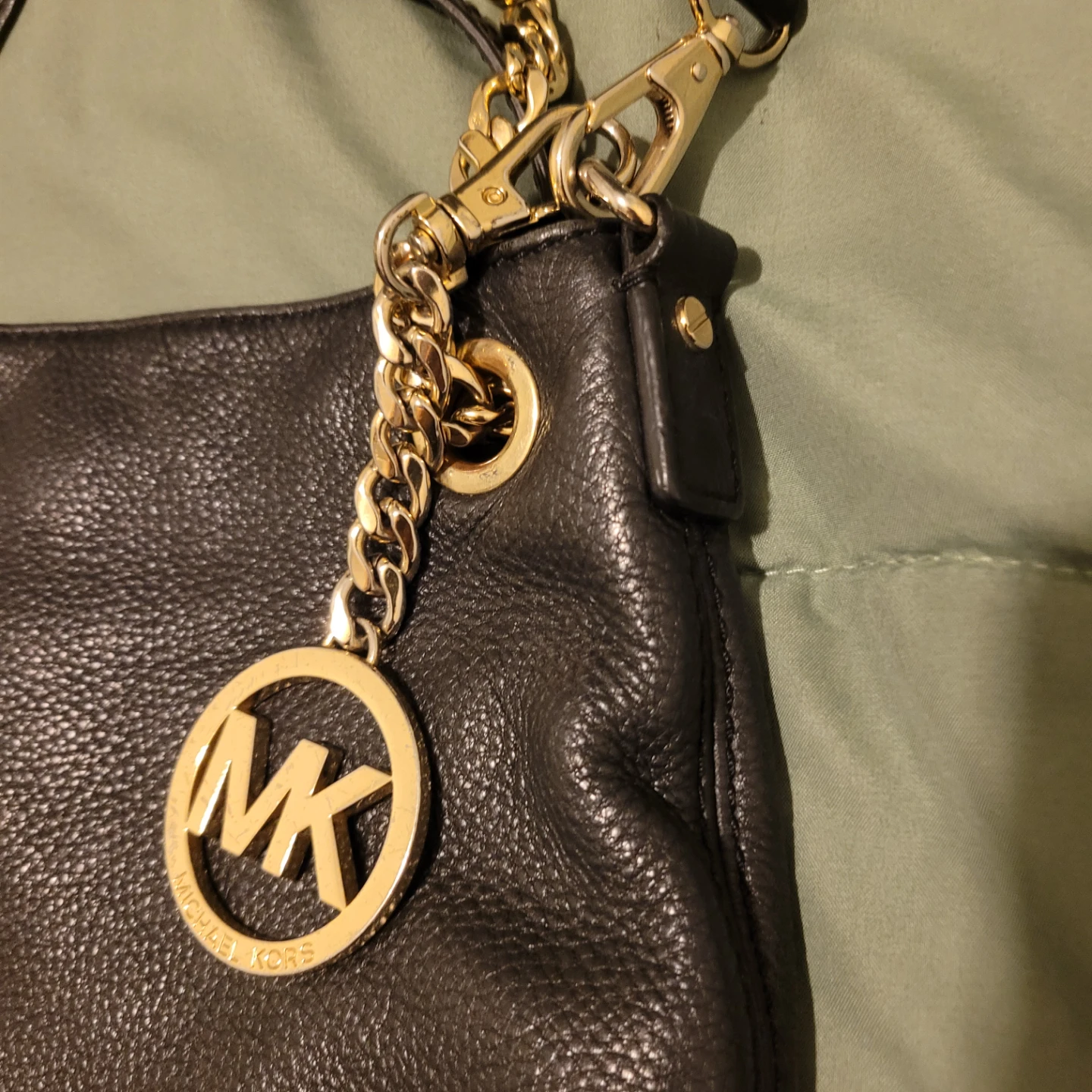 Super cute Michael Kors Black Leather Shoulder Bag - photo 2