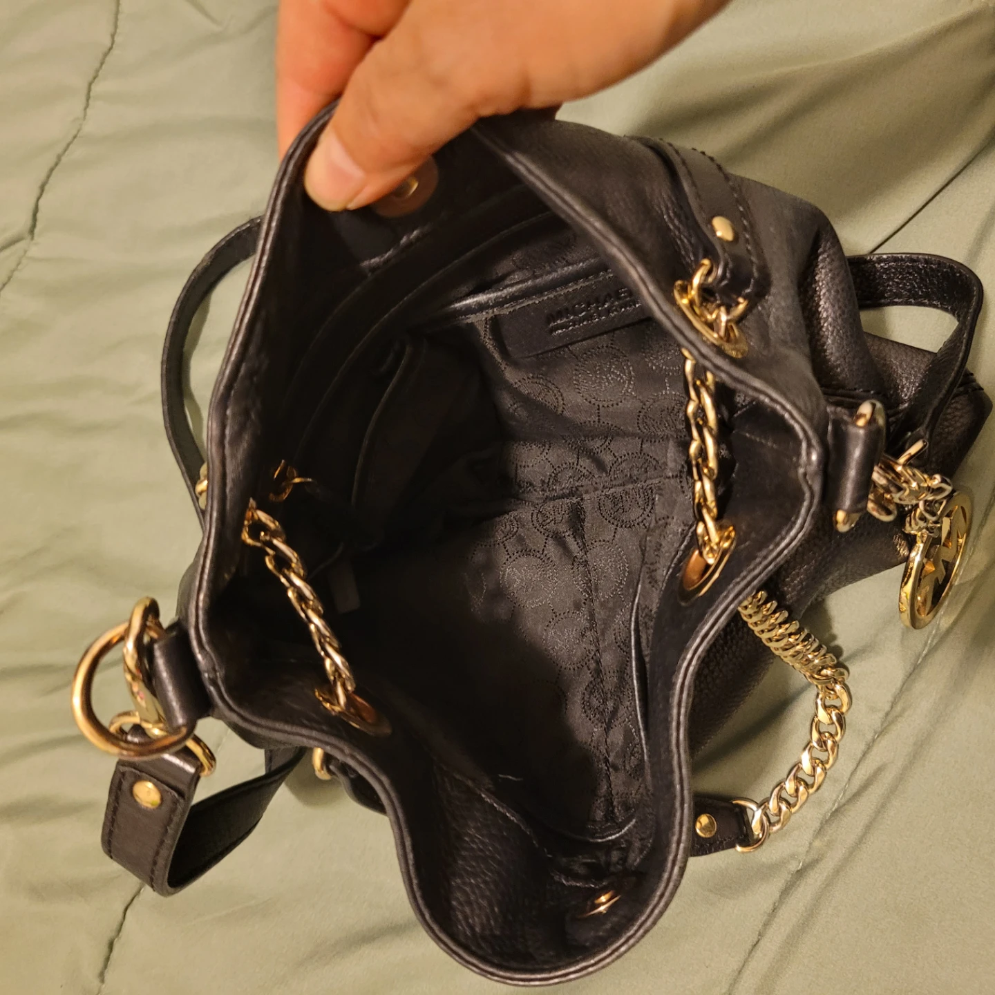 Super cute Michael Kors Black Leather Shoulder Bag - photo 5