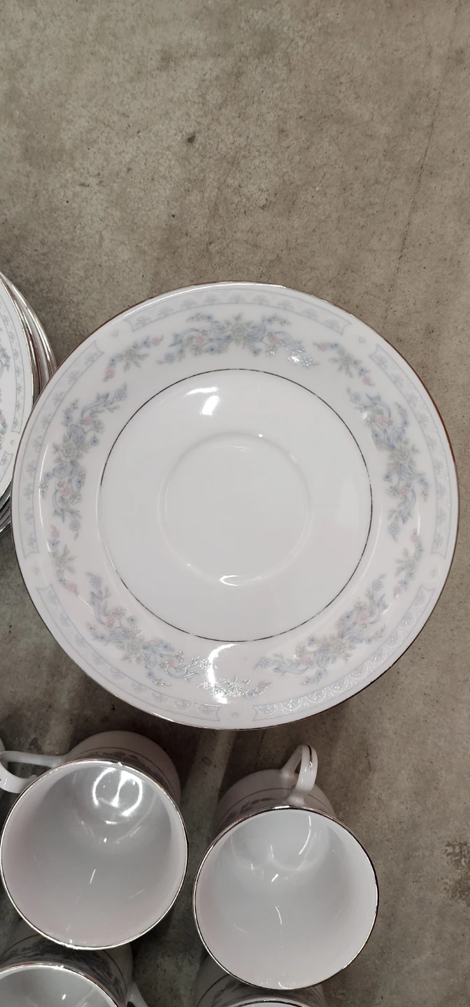 White Floral Dinnerware Set with Cups and Saucers - photo 5