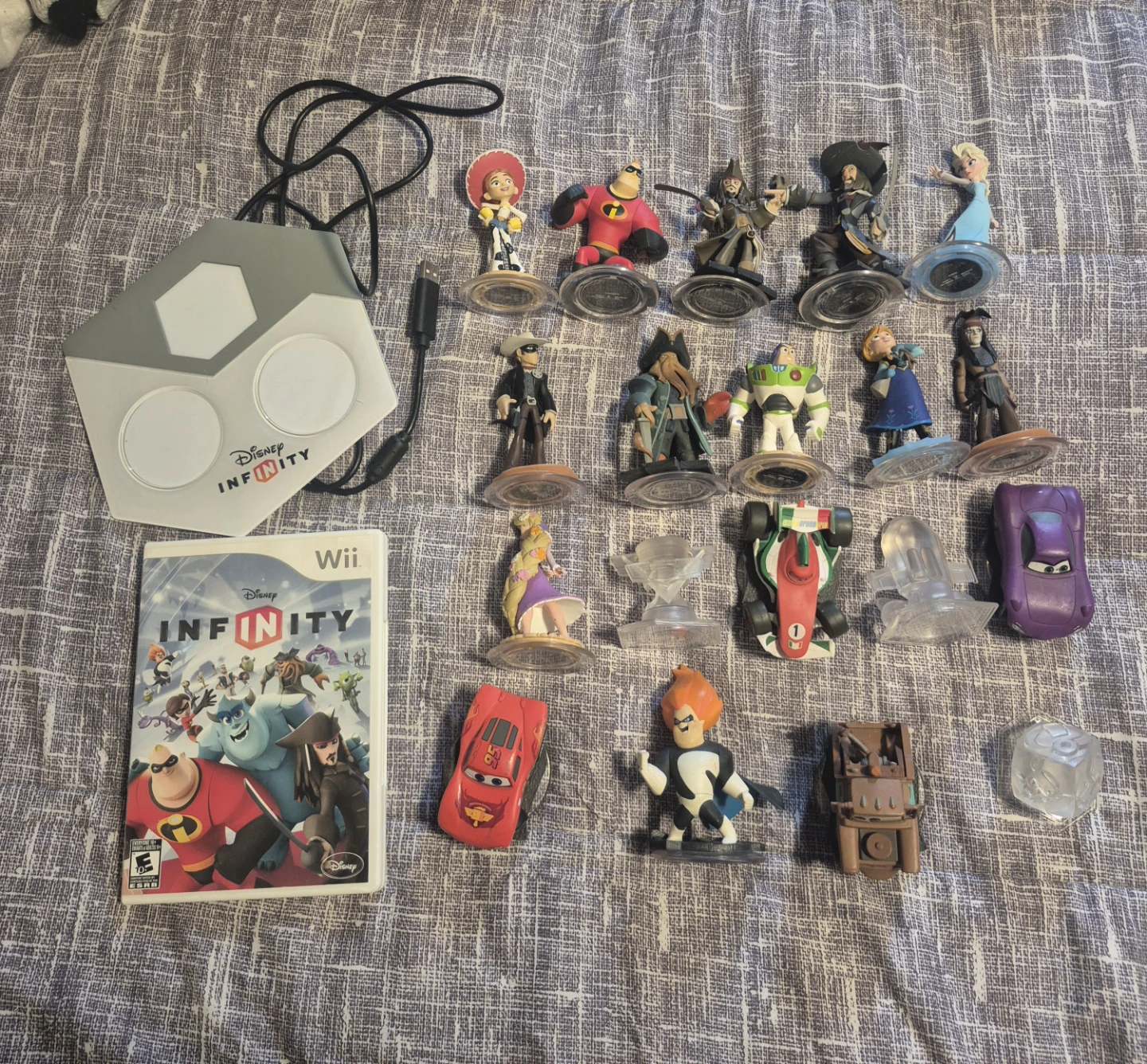 Disney Infinity Starter Pack for Wii with Figures and Portal