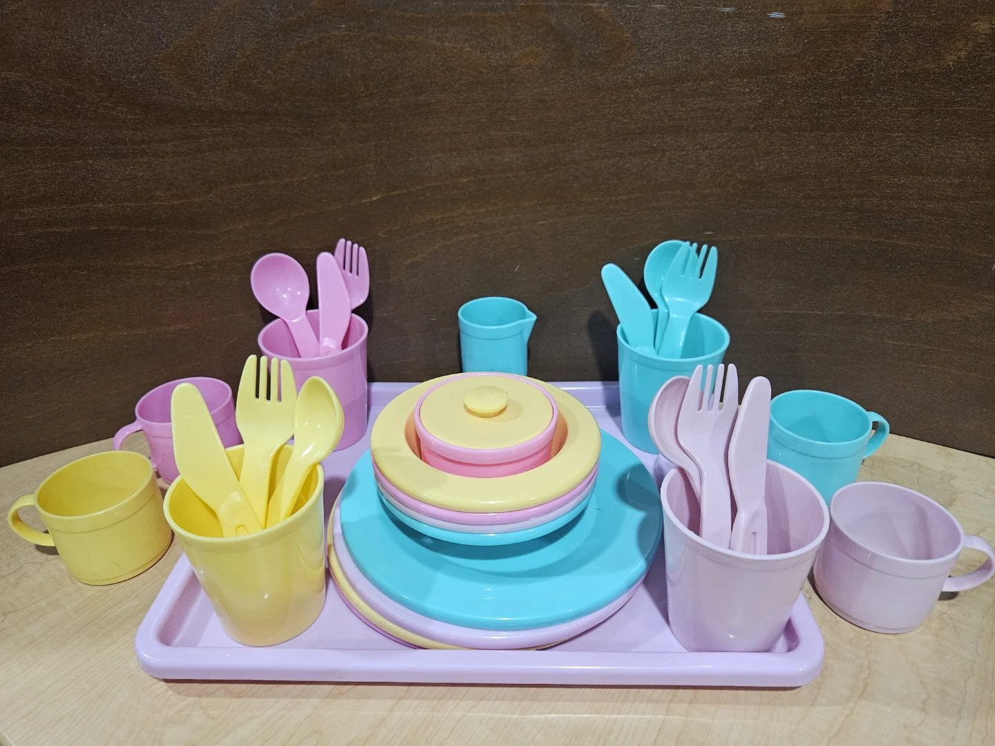 Plastic Toy Tea Set and Dinnerware