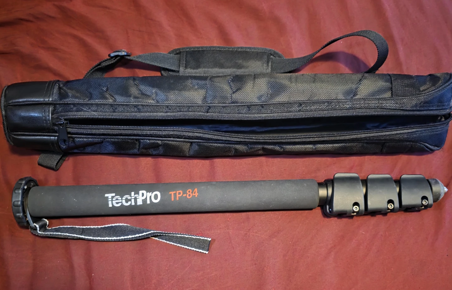 TechPro TP-84 Monopod with Carrying Case