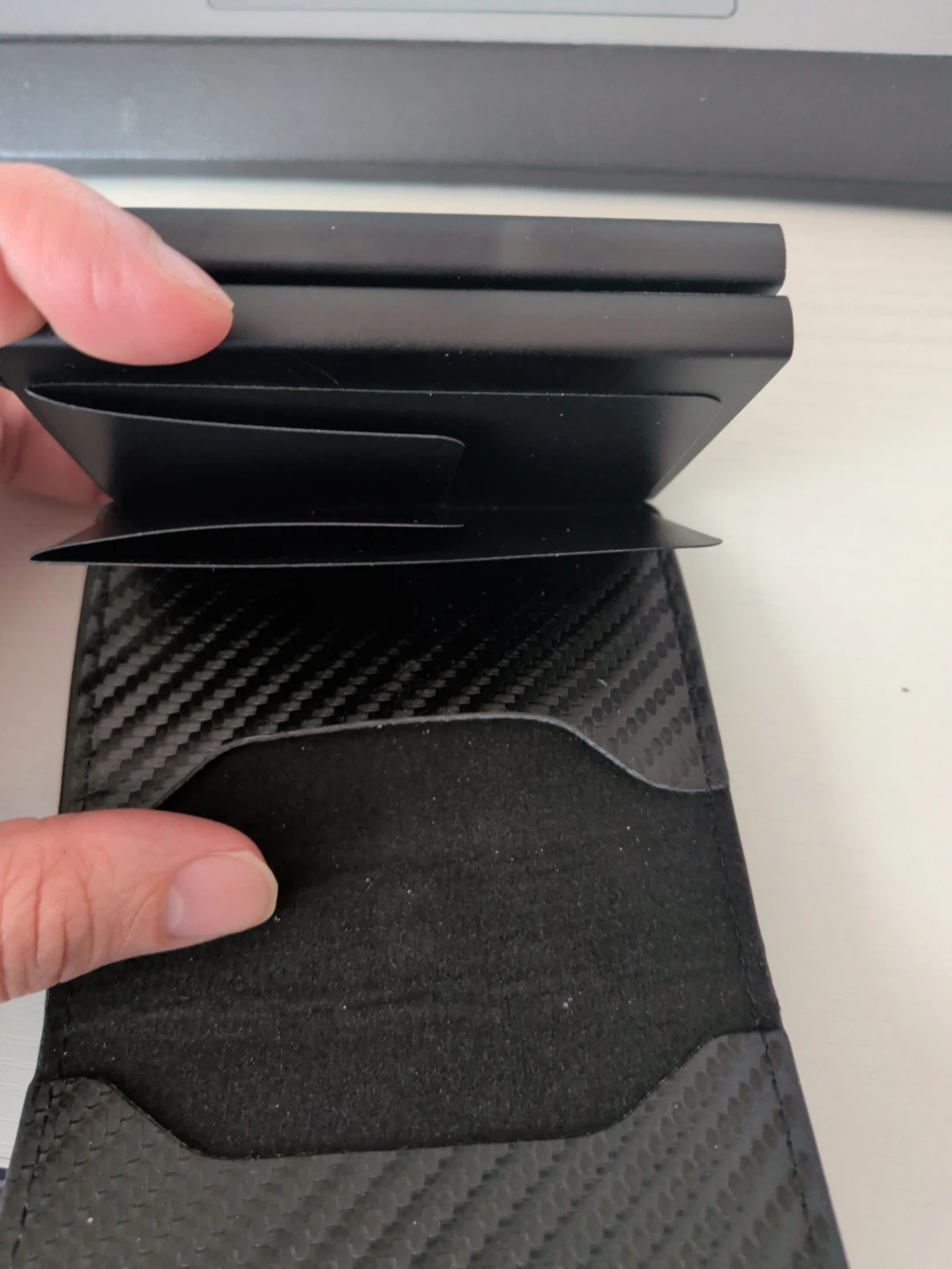 Black Carbon Fiber RFID Blocking Wallet - photo 4