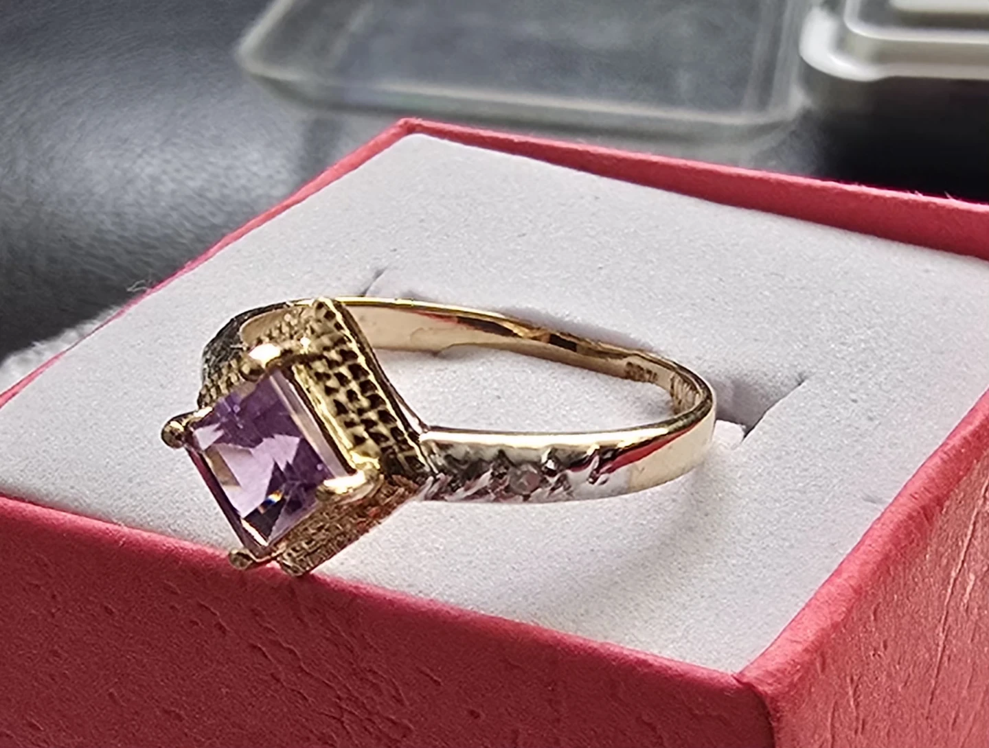 Like new Womens 10K Real Gold With Amethyst Center Stone - photo 2