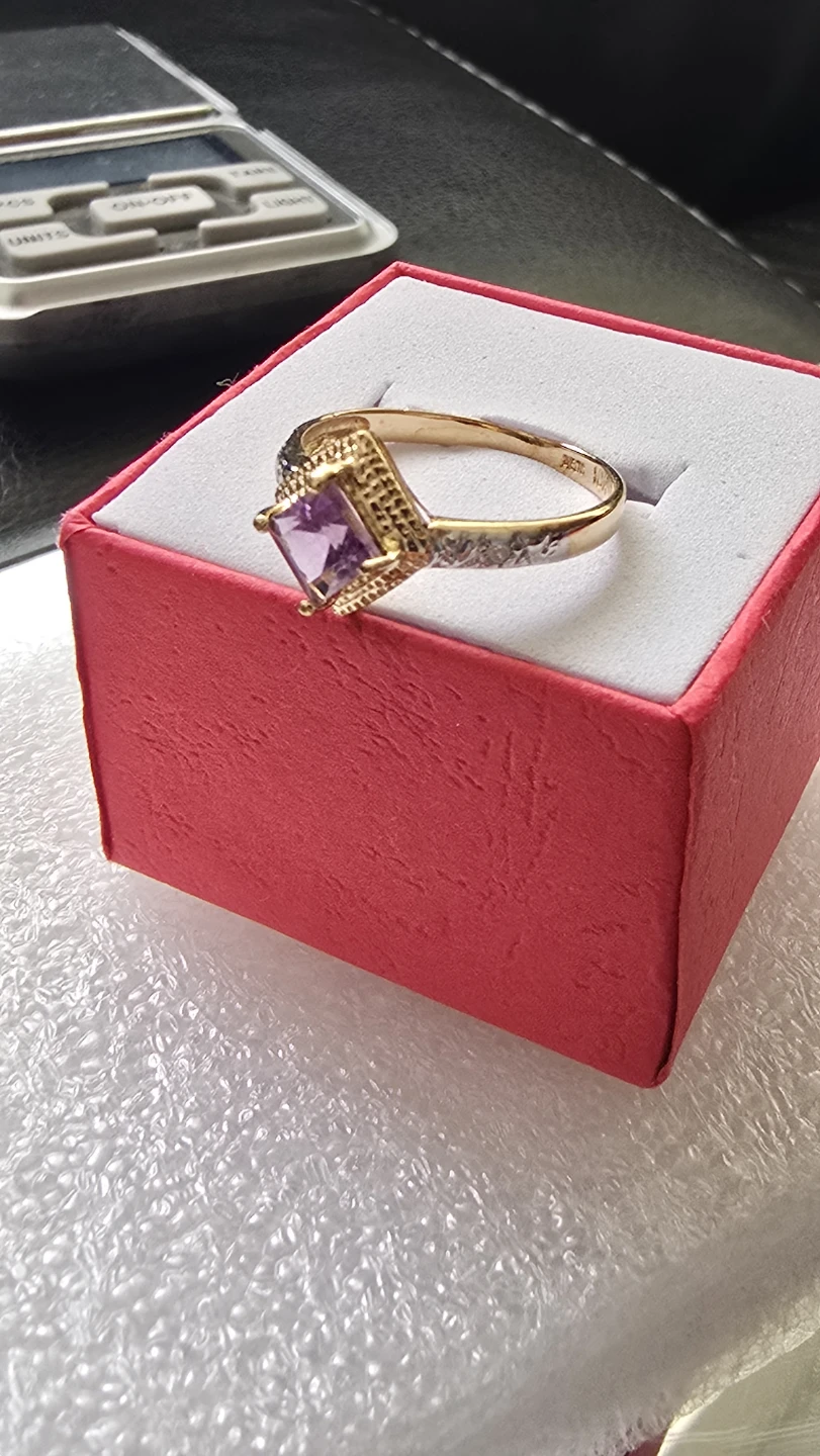 Like new Womens 10K Real Gold With Amethyst Center Stone - photo 4