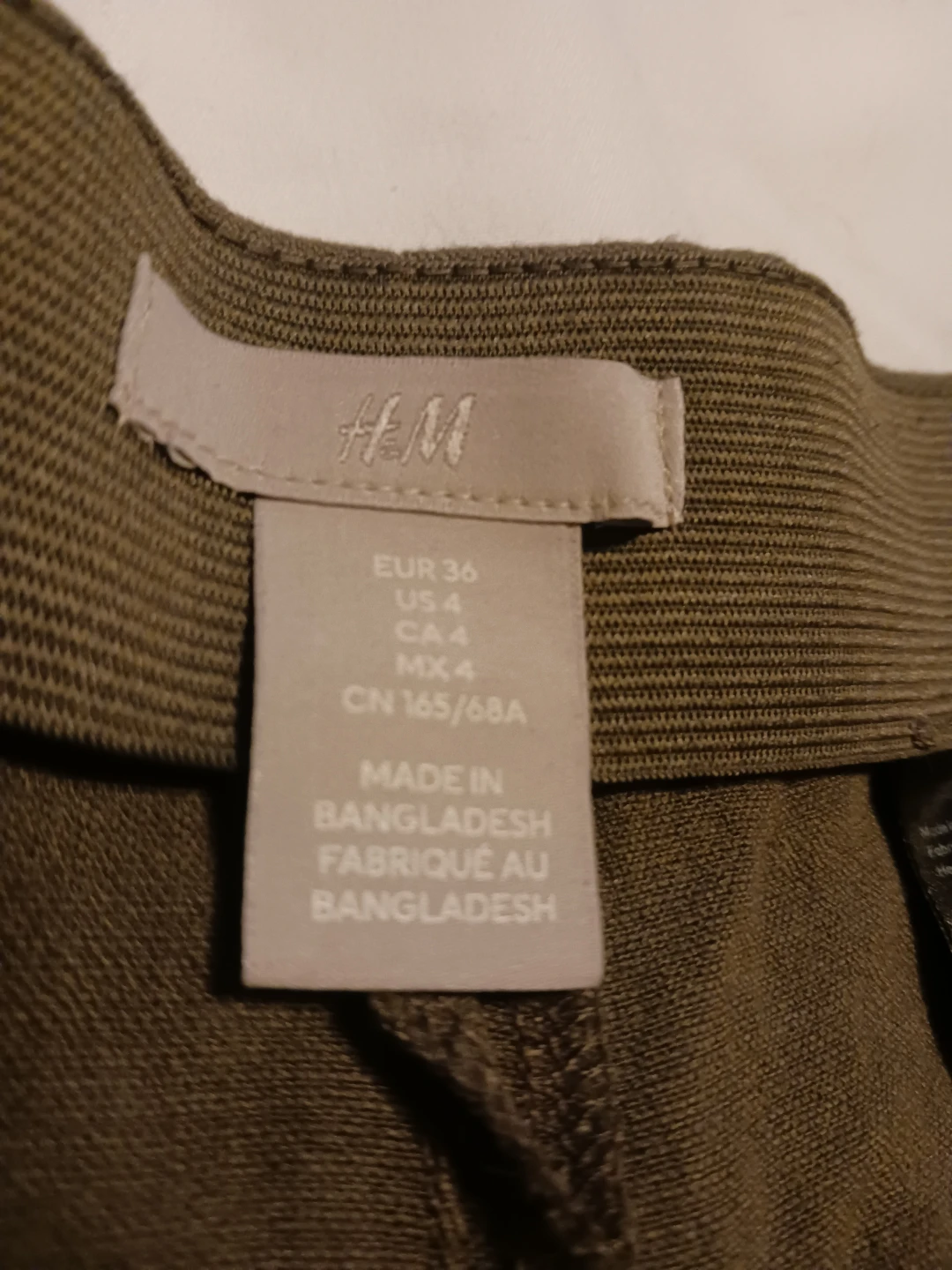 H&M Women's Olive Green Dress Shorts Size US 4 - photo 2