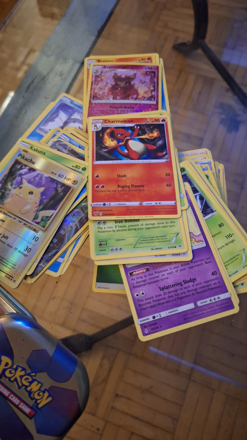 Pokemon Glasses and Trading Card Tin - photo 5