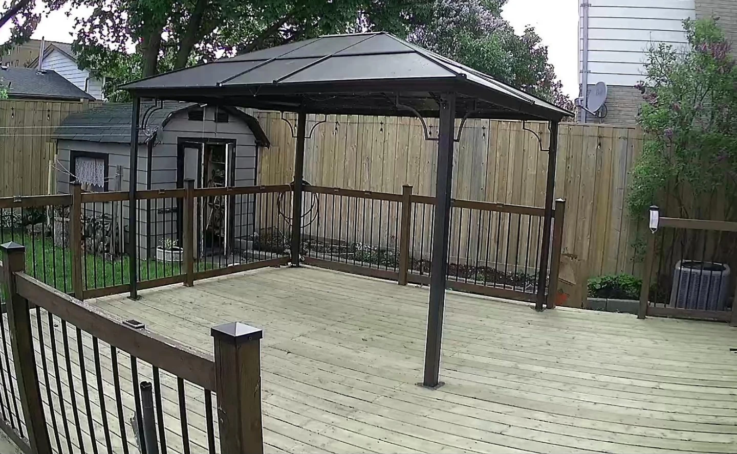 10' x 12' Gazebo with polycarbonate roof