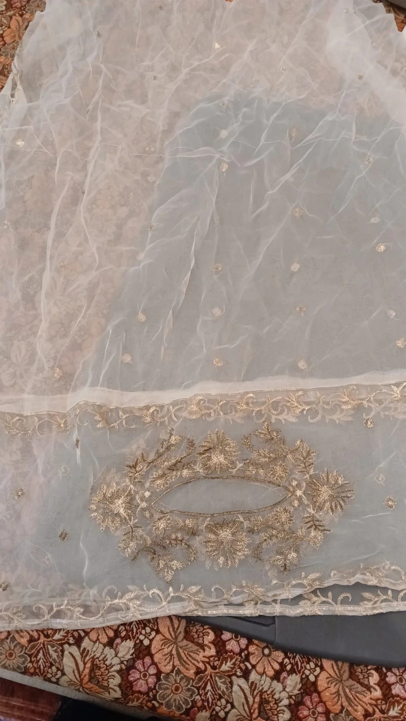 White Kurti with Gold Embroidery - photo 5