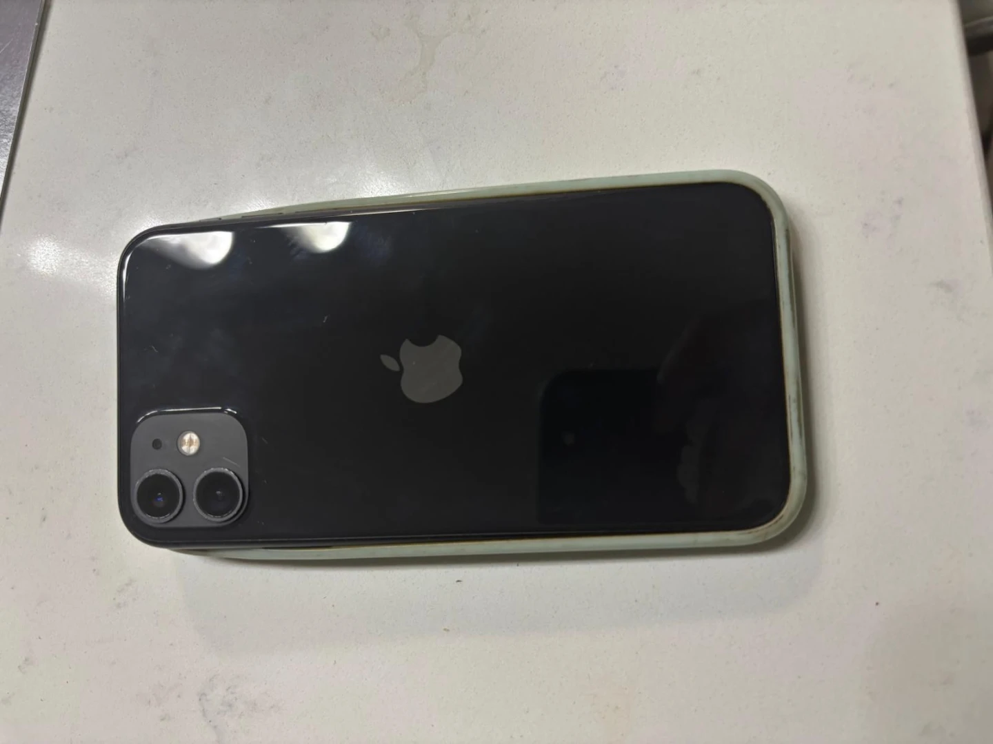Apple iPhone 11 - photo 2