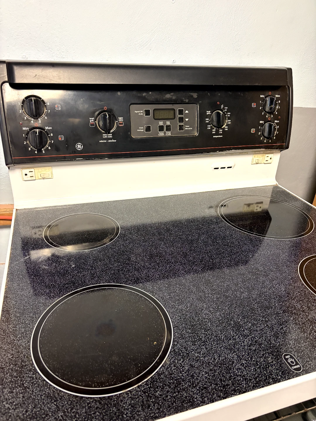 GE Electric Coil Top Stove and Oven - photo 3