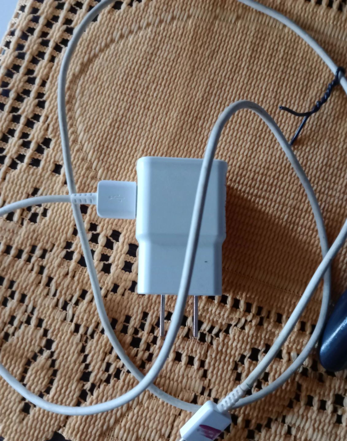 White USB Wall Charger Adapter with Cable 🥕