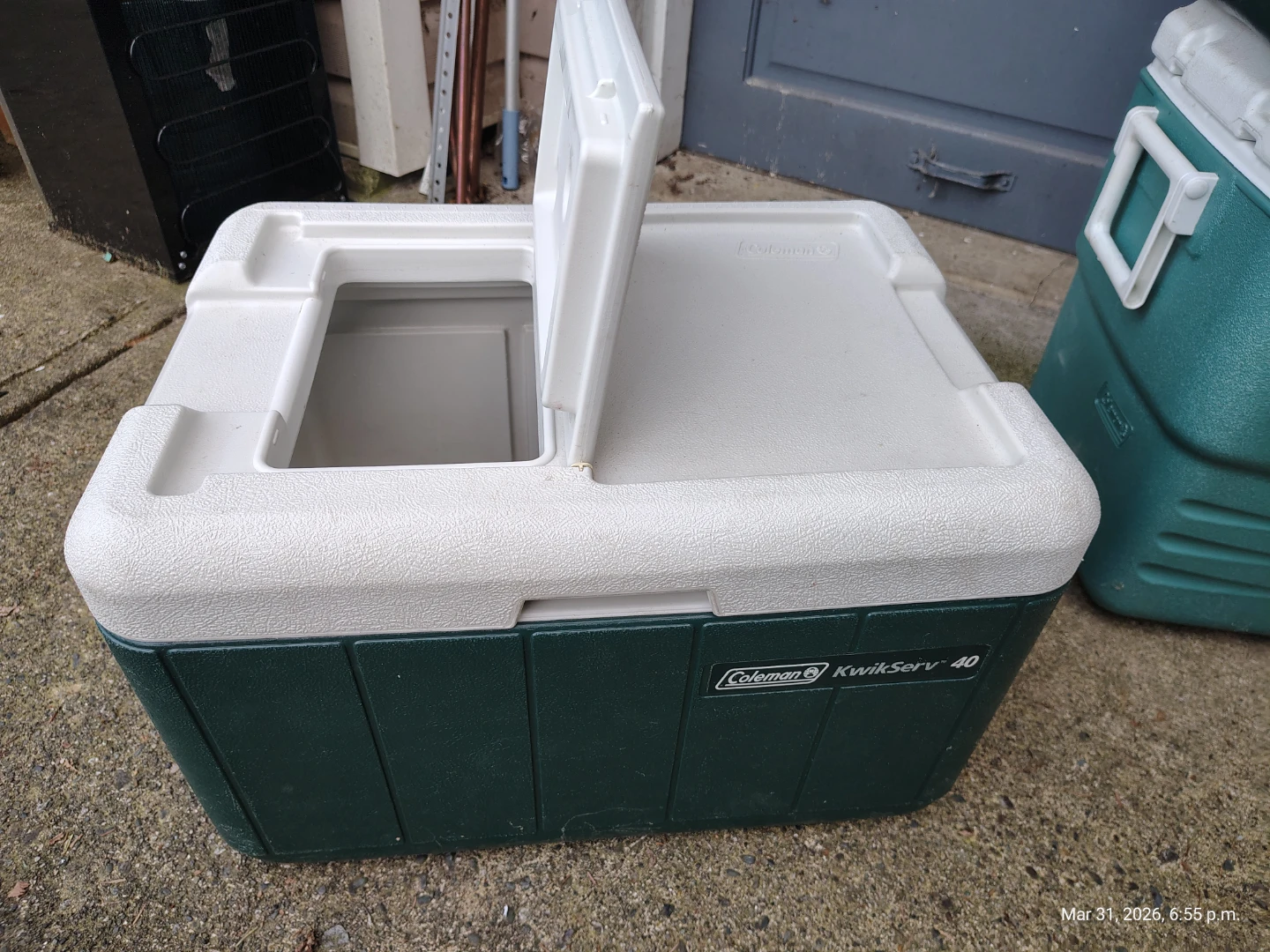 Coleman 40qt Fishing Cooler with Drain