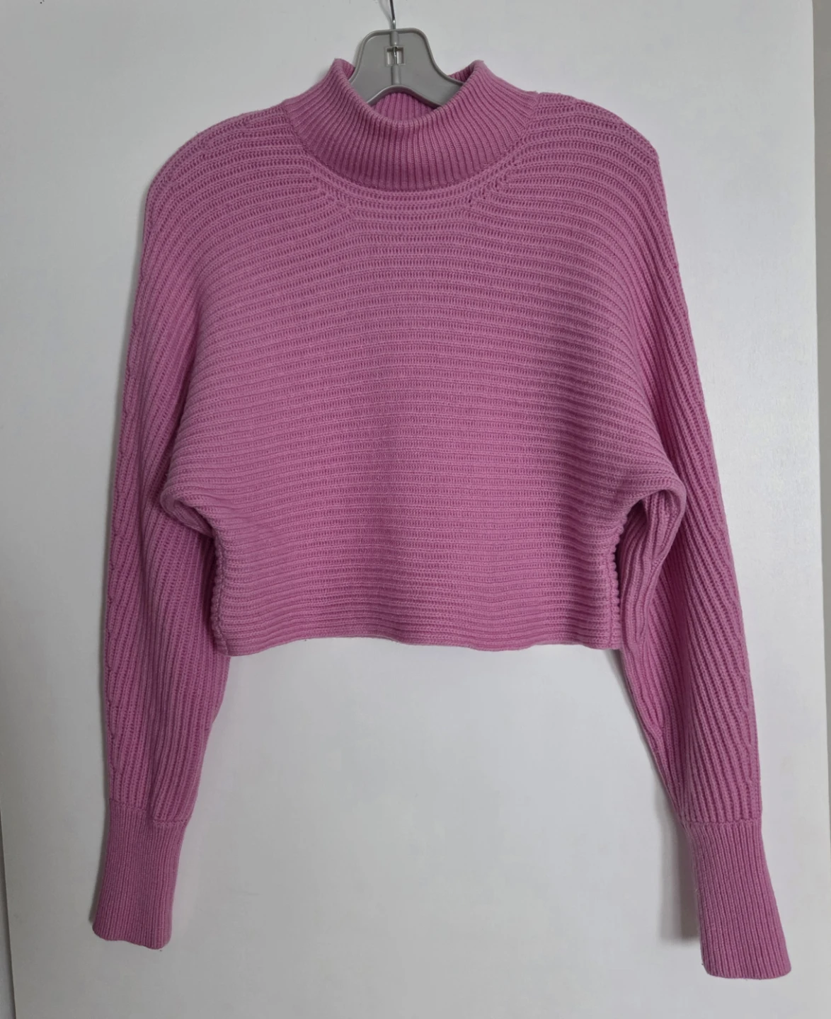 Intermix pink cropped turtleneck in size small